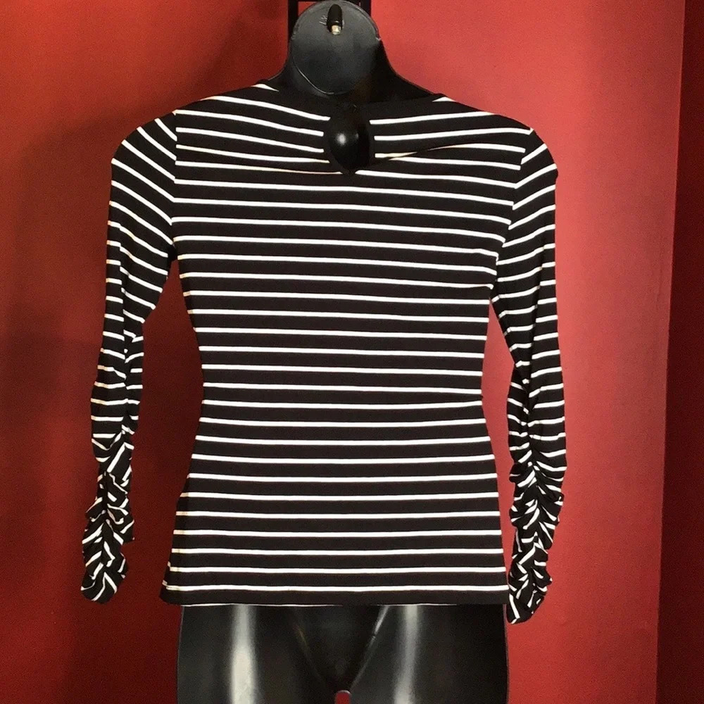 VINCE CAMUTO TOP SIZE S - Picture 3 of 4